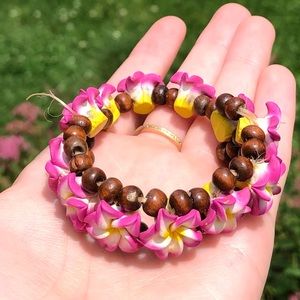 Wooden and floral beaded bracelet
